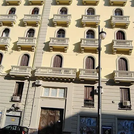 Megaride Santa Lucia B&B 나폴리