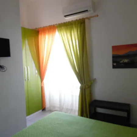 Megaride Santa Lucia B&B 나폴리