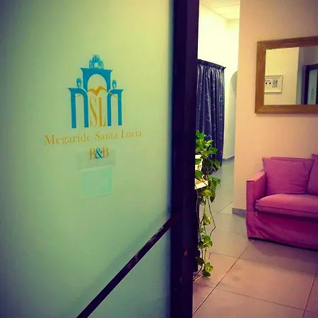 Bed & Breakfast Megaride Santa Lucia 3*