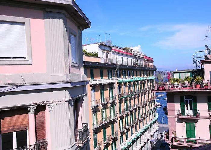 Oda ve Kahvaltı Megaride Santa Lucia Napoli