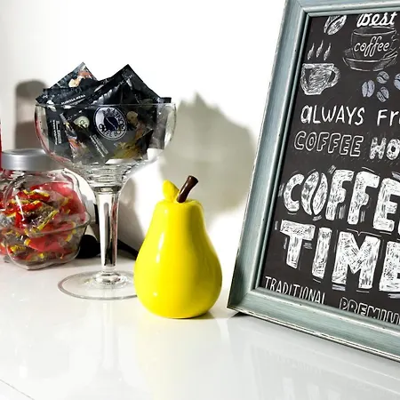 فندق مبيت وإفطار Megaride Santa Lucia نابولي